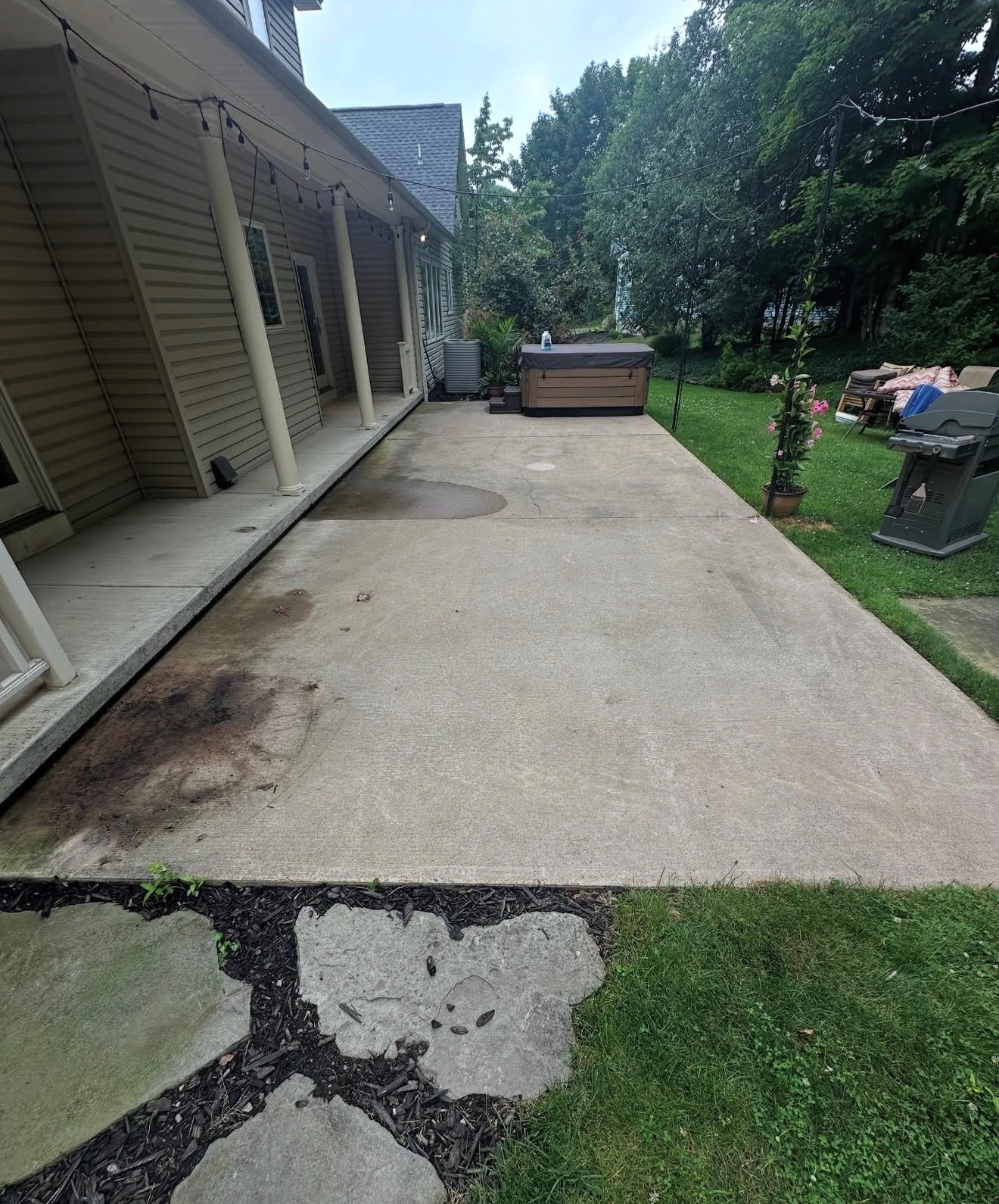 Concrete patio before cleaning